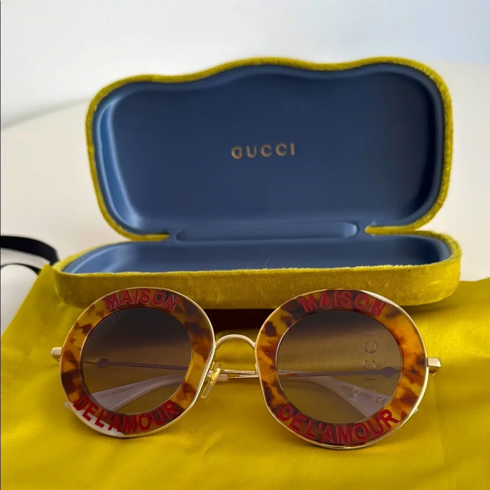 Gucci Oversized Gold and Brown Sunglasses with Tortoiseshell Frame - Picture 1 of 13